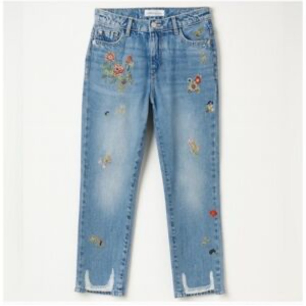 FLORAL EMBROIDERED DENIM